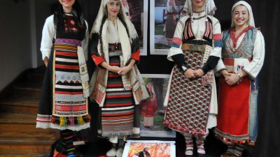 РИМ - Бургас участва в календара с тези четири носии