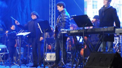 Левон Манукян отново излиза на сцената, като диригент на концерта