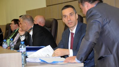 Зам.-кметът Красимир Стойчев (вдясно) защити искането на фирмата