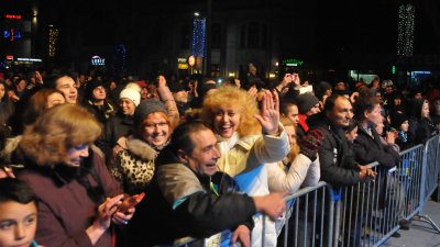 Бургазлии аплодираха изпълненията на Сантра и "Celebration"