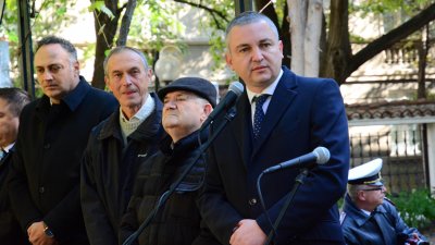 На тържеството присъстваха областният управител Стоян Пасев, кметът Иван Портних, много граждани.
