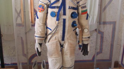 Скафандърът на космонавта се пази в музея в Омургат