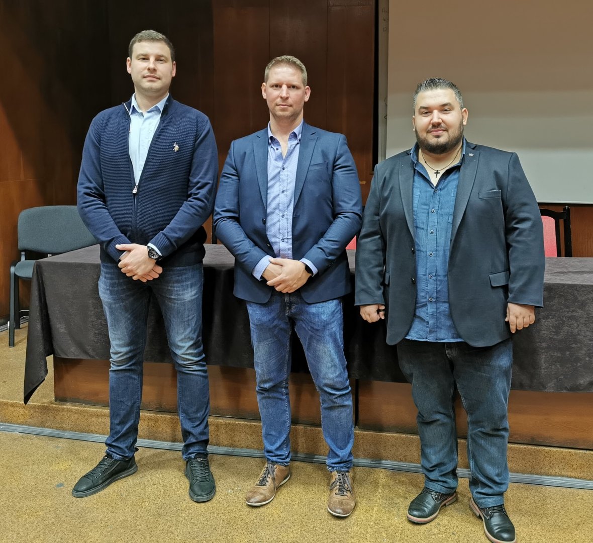 Д-р Павел Минев (вляво), д-р Стамен Пишев (в средата) и д-р Диян Господинов (вдясно) са избрани в ръководството на организацията