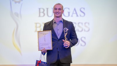 Атлантис България холдинг получи наградата за строителна фирма на 2021 година