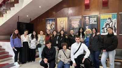 Учениците от клуб Талантино и вокална група Карамел посетиха спектакъла Златната мина. Снимки ПГТ Проф. д-р Асен Златаров