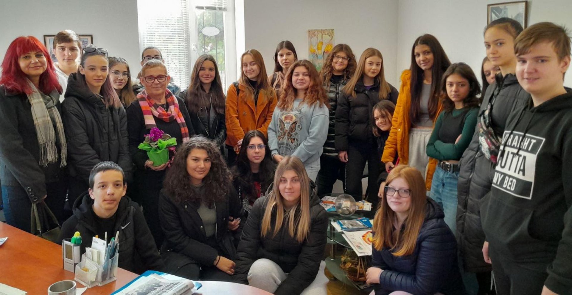 Учениците посетиха офиса по покана на Ирина Иванова - регионален представител на КЗД за Бургас