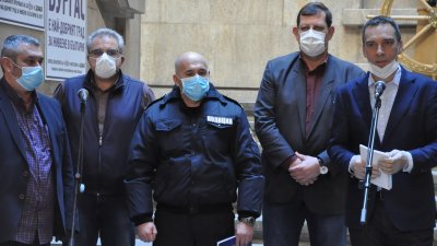 Няма случай на заразен с корона вирус в Бургас, каза кметът на Бургас Димитър Николов (вдясно). Снимка Община Бургас