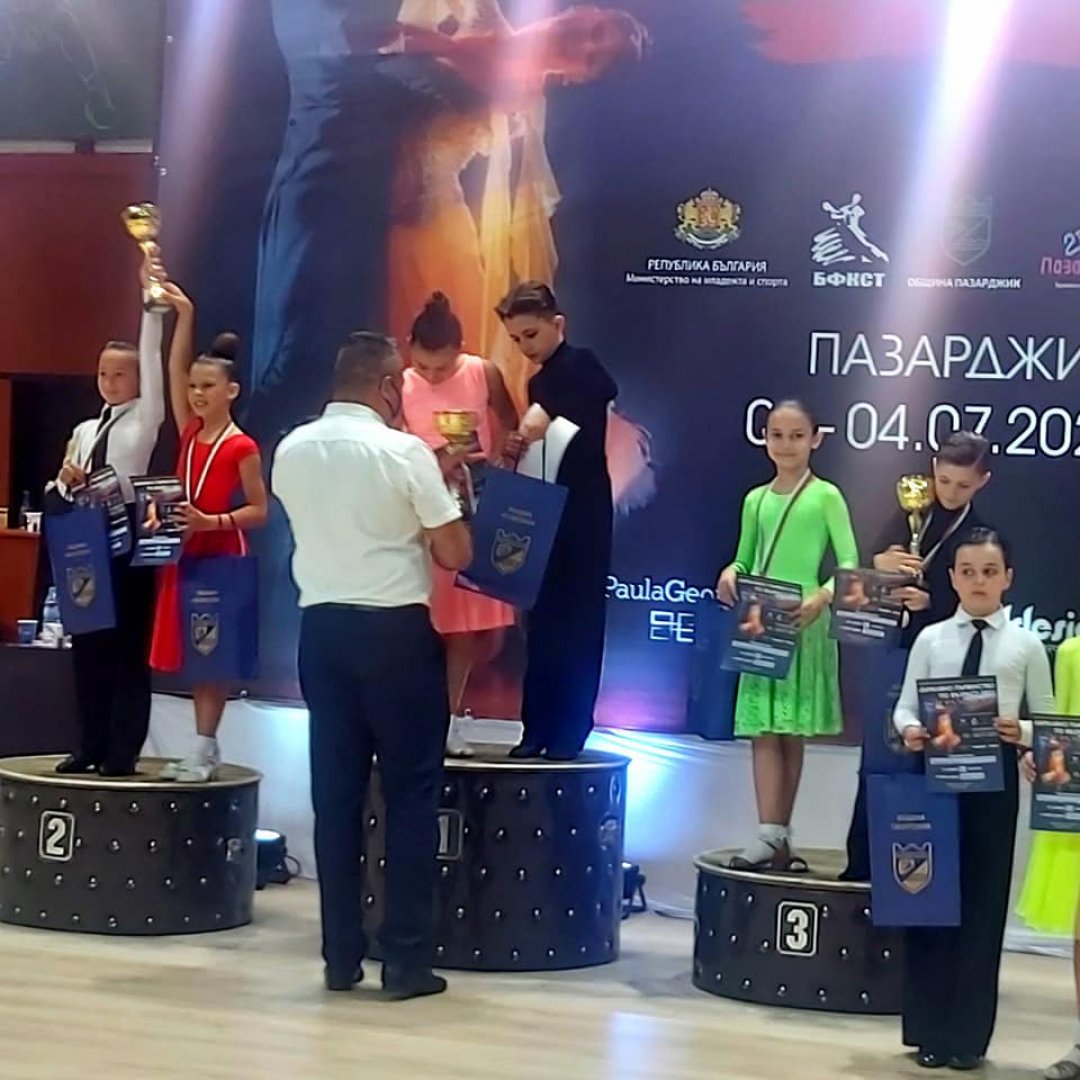 Бургаската танцова двойка спечели бронзов медал на първенството