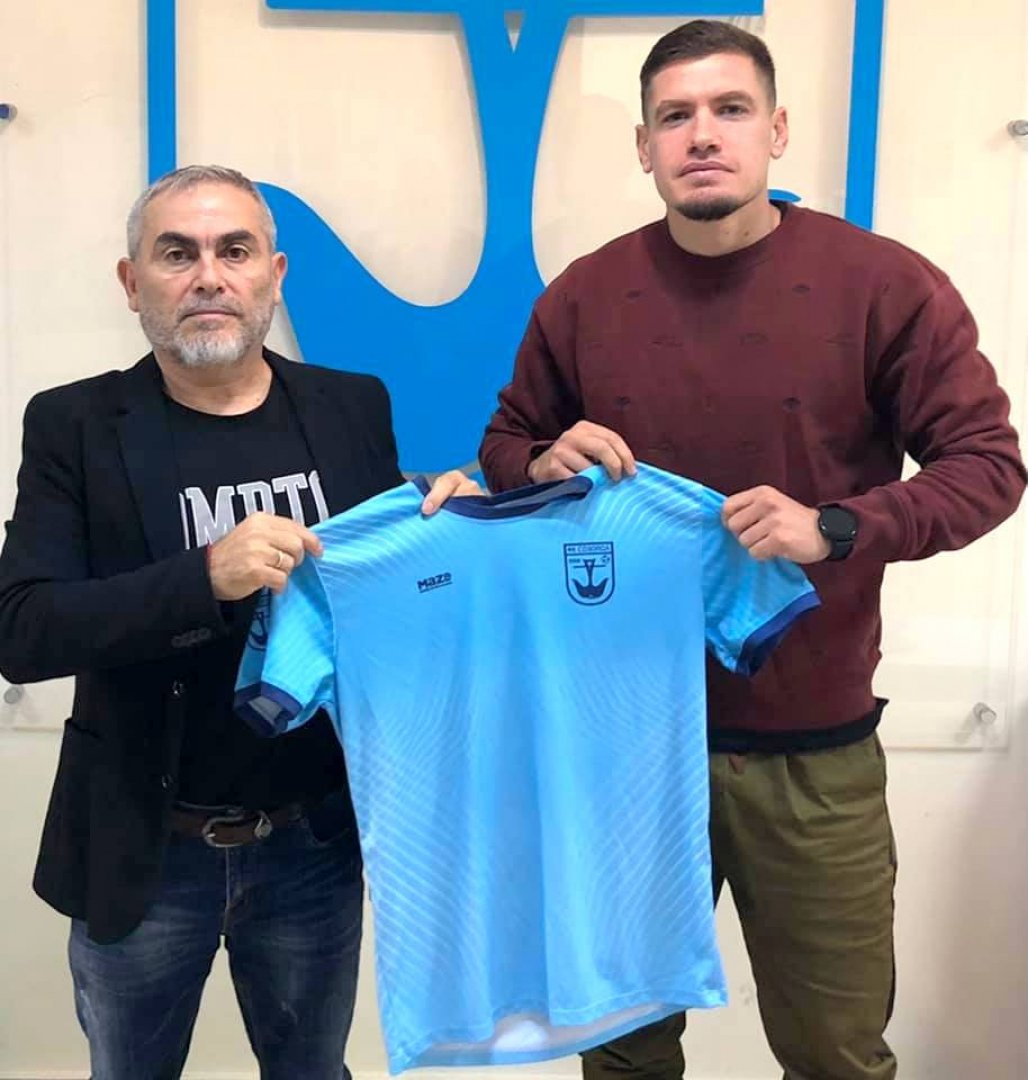 Професионалната кариера на Венелин Филипов (вдясно) започва в Черноморец. Снимка ФК Созопол