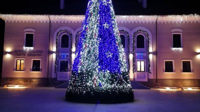 Светлините на коледното дръвче ще бъдат запалени на 1-ви декември. Снимка Община Царево