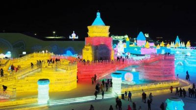 Изложбата показва красотата на китайския град Харбин
