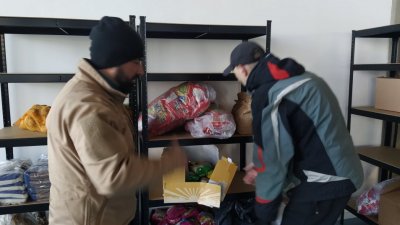 Събраните помощи от пуктовете в Бургас бяха пренесени в Морска гара в петък