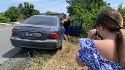 Колата е спряна на разклона за Черноморец. Водачът е задържан. Снимки ОД на МВР Бургас