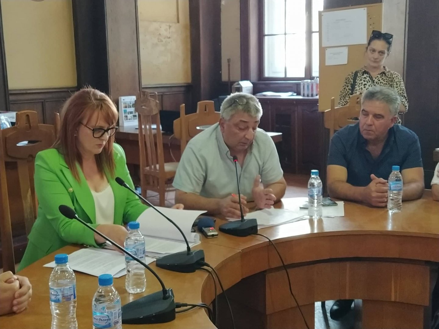 Шефът на ВиК Ганчо Тенев (в средата) обяви в средата на август, че ще разработят нов бизнес план за следващите няколко години. Снимка Архив Черноморие-бг