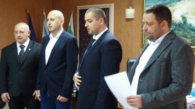 Тримата положиха клетва преди заседание на местния парламент. Снимка Община Варна