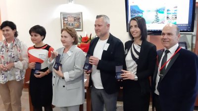 Бургаските учени и преподаватели получиха престижни отличия в три категории. Снимки Университет Проф. д-р Асен Златаров