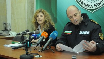 Прокурор Маркова и старши комисар Калоянов разясниха как е работила схемата. Снимка Черноморие-бг