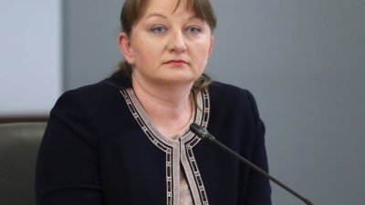 Заповедта на министър Деница Сачева е във връзка с актуализираната заповед на министър Ангелов. Снимка Министерски съвет