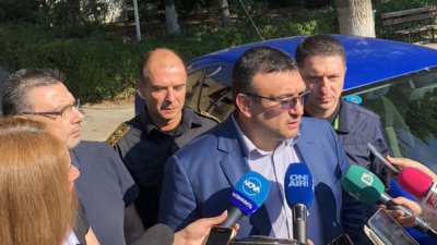 Главният секретар на МВР гл.комисар Младен Маринов съобщи пред журналисти, че убиецът на бизнесмена е заловен. Снмки пресцентър на ОД на МВР и Лина Главинова