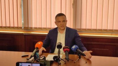 Кметът на Варна Иван Портних призова за благоразумие в тези тежки времена. Снимка БНР Варна