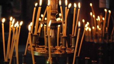 В един ден – 13 октомври – светата Църква чества паметта на светите Карп, Папила, Агатодор и Агатоника