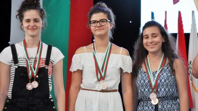 Бургаските участници в състезанието се представиха отлично в състезанието по математика. Снимки Лина Главинова и Община Бургас