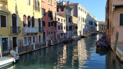Венеция е едно от местата в Италия, които привличат туристи целогодишно. Снимка Десислава Георгиева
