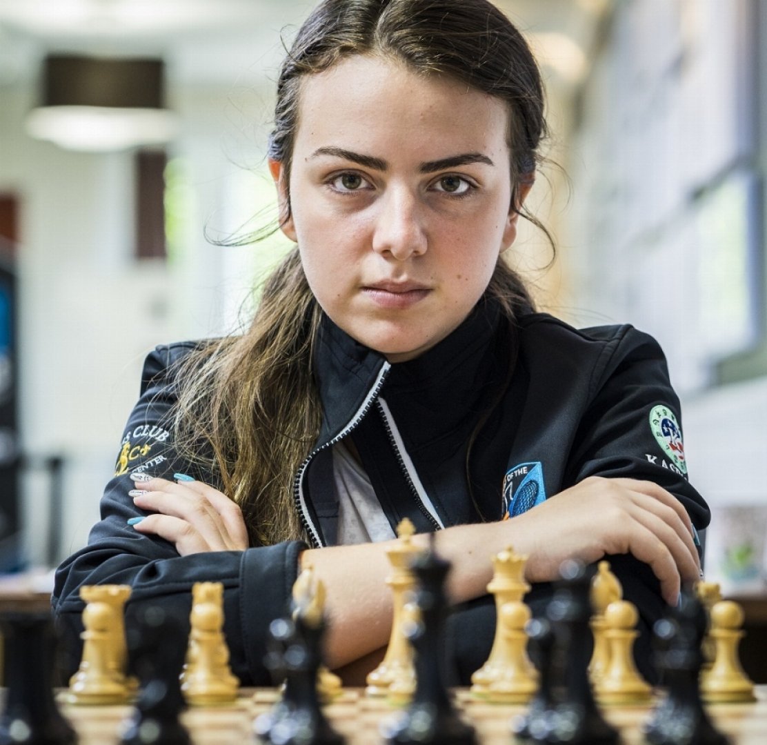 Нургюл Салимова е основният сеансьор в благотворителния турнир