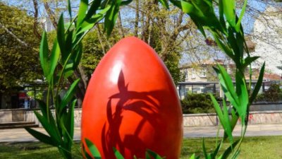 Великденската украса ще радва жителите на Варна. Снимка Община Варна