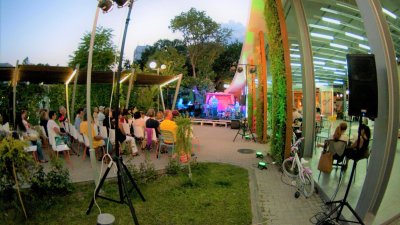 Фестивалът ще се проведе на открита сцена във Флората