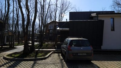 Хотелът е разположен в парк Росенец, на 15 минути с автомобил от Бургас. Снимка Черноморие-бг