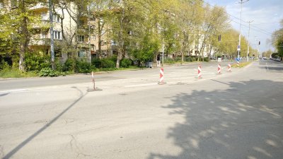 Ремонтът по булевард Демокрация продължава. Снимка Община Бургас
