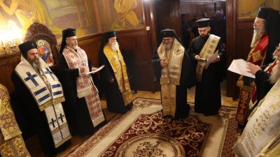 Девет от митрополитите гласуваха за Наредбата, приета в нарушение на Устава на БПЦ. Снимка Светия синод