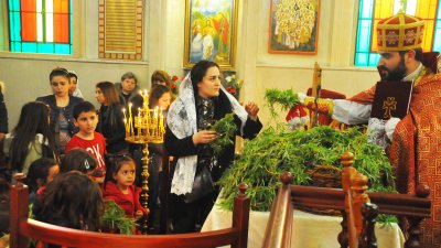 Арменци и католици празнуват Цветница днес. Снимки Лина Главинова
