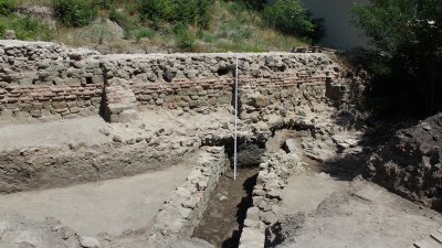 Разкопките тази година ще обхванат североизточния ъгъл на банята, в зоната на нейната североизточна кула, северна стена и новооткрит римски басейн. Снимки РИМ - Бургас
