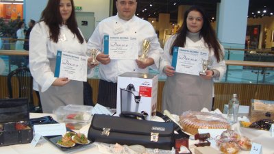 Бургаските студенти спечелиха първо място в състезанието за основно ястие. Снимки Колеж по туризъм