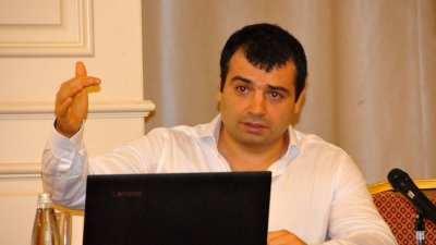 От 2017 година Константин Бачийски организира желаещи да наблюдават изборния ден в съседна Турция. Снимка Архив Черноморие-бг