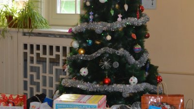 Деца в иск ще бъдат зарадвани с подаръци за Коледа. Снимка Пресцентър Областна управа 