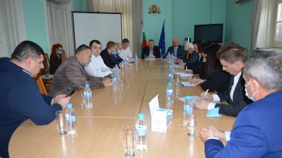 Срещата се проведе по инициатива на областния управител Стойко Танков. Снимка Областна управа