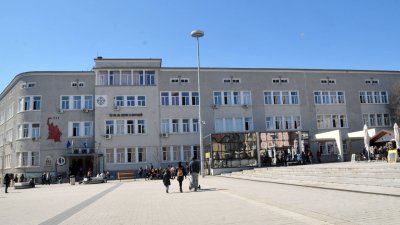 Бургаското училище, която тази година празнува 155 г., е избрано за домакин на националния кръг от МОН. Снимка Архив Черноморие-бг