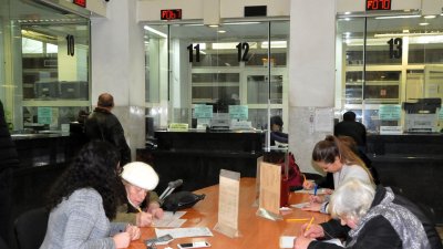 От началото на годината в НАП Бургас са обслужени 198 000 клиенти като времето за обслужване е сведено до 5 минути, значително под европейските стандарти. Снимка Архив Черноморие-бг