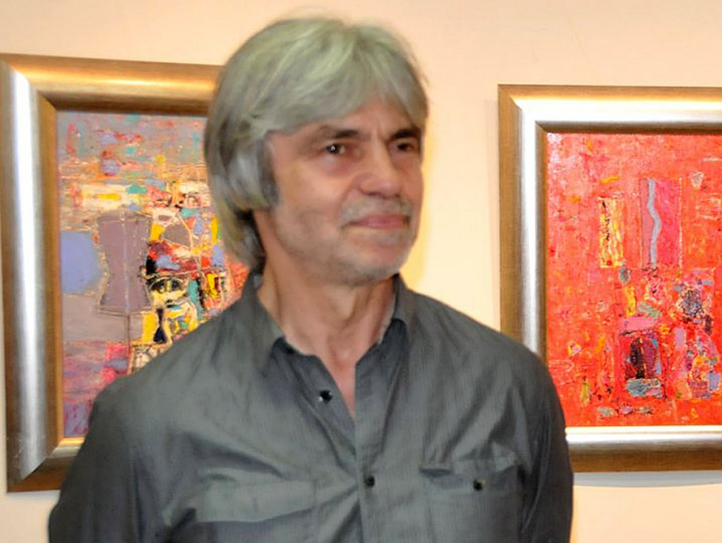 Изложбата на Николай Янакиев ще гостува в галерия Бургас до 19-и август. Снимка Лина Главинова