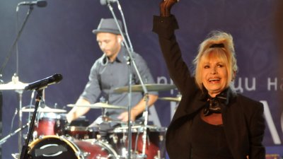 През последните няколко години Лили Иванова не пропуска да пее в Бургас. Снимка Архив Черноморие-бг
