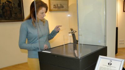 Ножа с ножна на Васил Левски е включен в изложбата, която ще бъде открита на 1-ви март. Снимки Лина Главинова