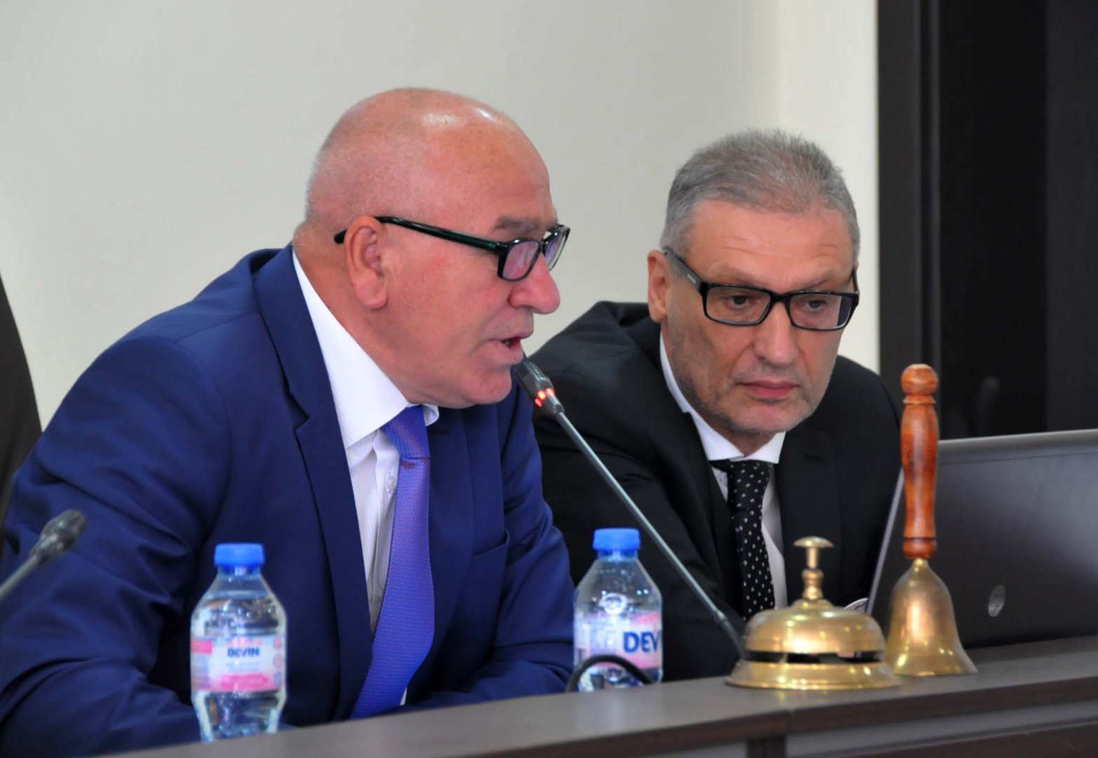 Предложението на е на председателя на ОбС Костантин Луков (вляво). Снимка Лина Главинова