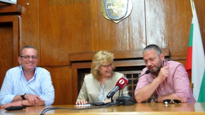 Братя Стоянович се надяват, че ще успеят да финализират успешно преговорите с Вендерс и Кустурица. Снимка Лина Главинова