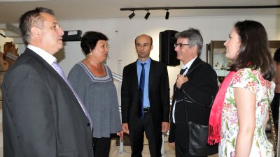 Кметът на Созопол Панайот Рейзи (вляво) откри изложбата. Снимки Лина Главинова