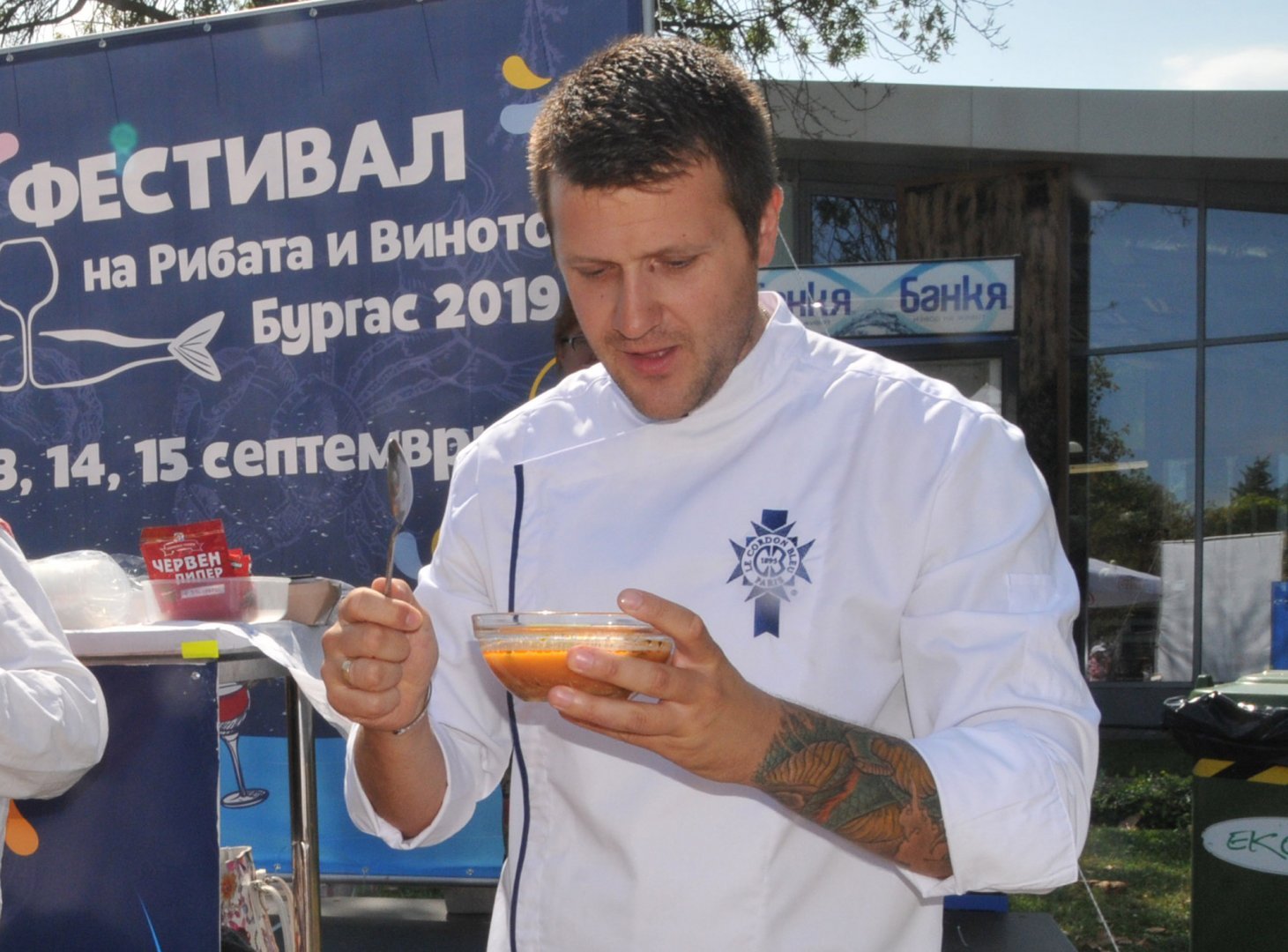 Шеф Станислав Райчев определи рибената чорба победител в конкурса през 2019 година. Снимка Архив Черноморие-бг