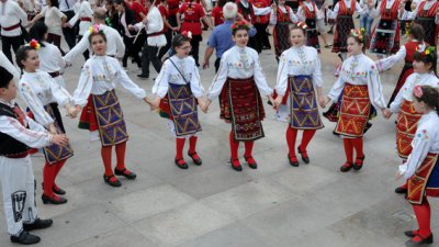 Над 250 танцьори ще се включат в надиграването пред Казиното в петък. Снимка Архив Черноморие