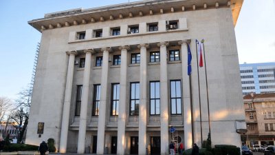 Община Бургас ще определи с конкурс фирмите, които ще изготвят техническите паспорти и сертификатите на сградите. Снимка Архив Черноморие-бг